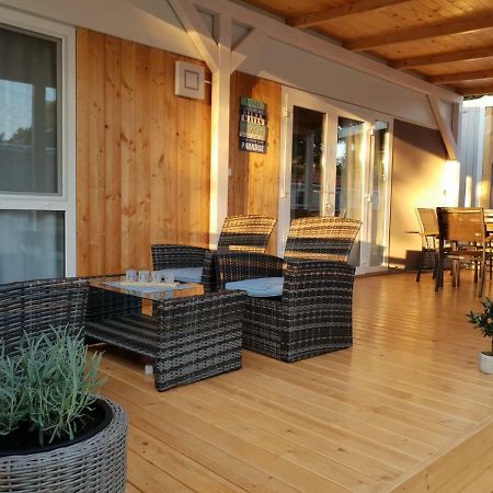 Seahorse Mobile Home, Soline Biograd بيوغْغاد نا موغو المظهر الخارجي الصورة