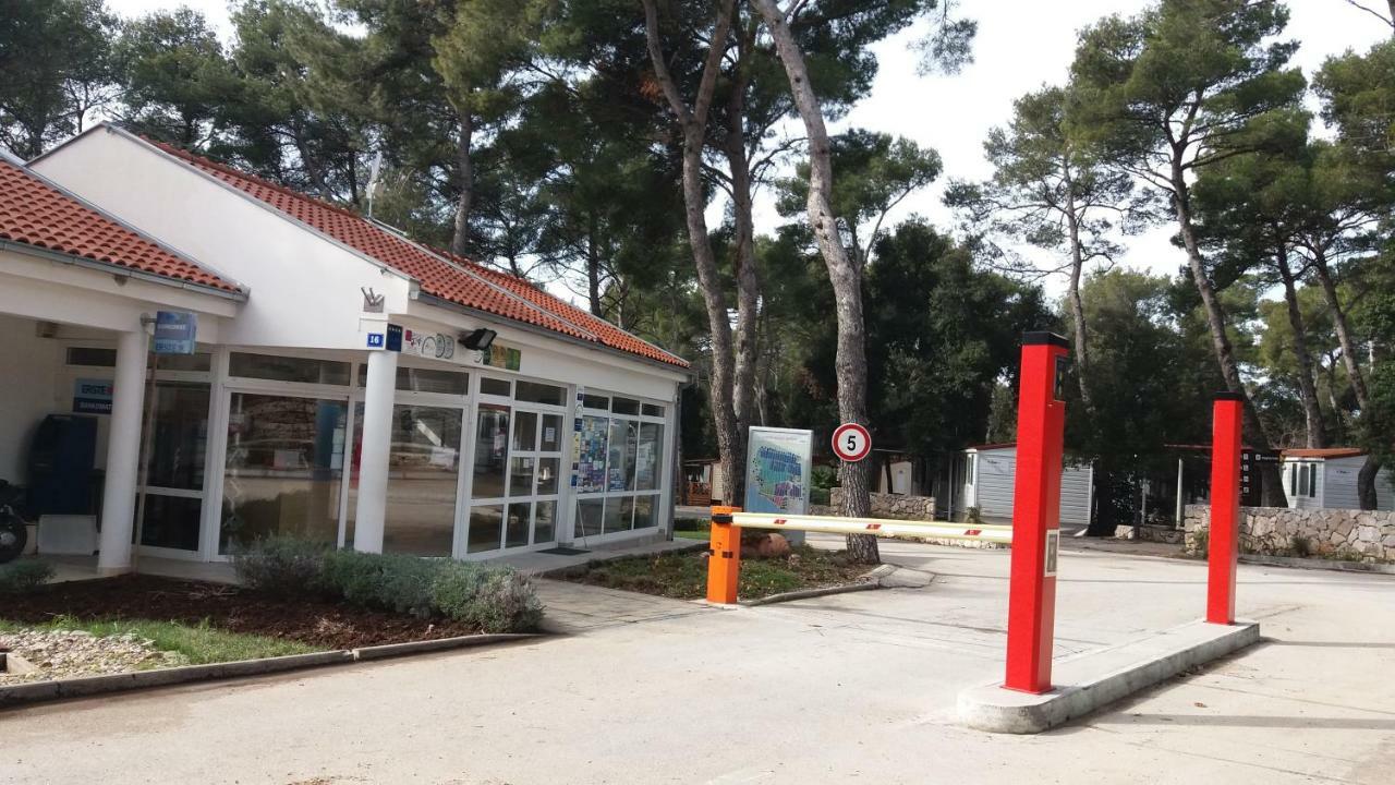 Seahorse Mobile Home, Soline Biograd بيوغْغاد نا موغو المظهر الخارجي الصورة