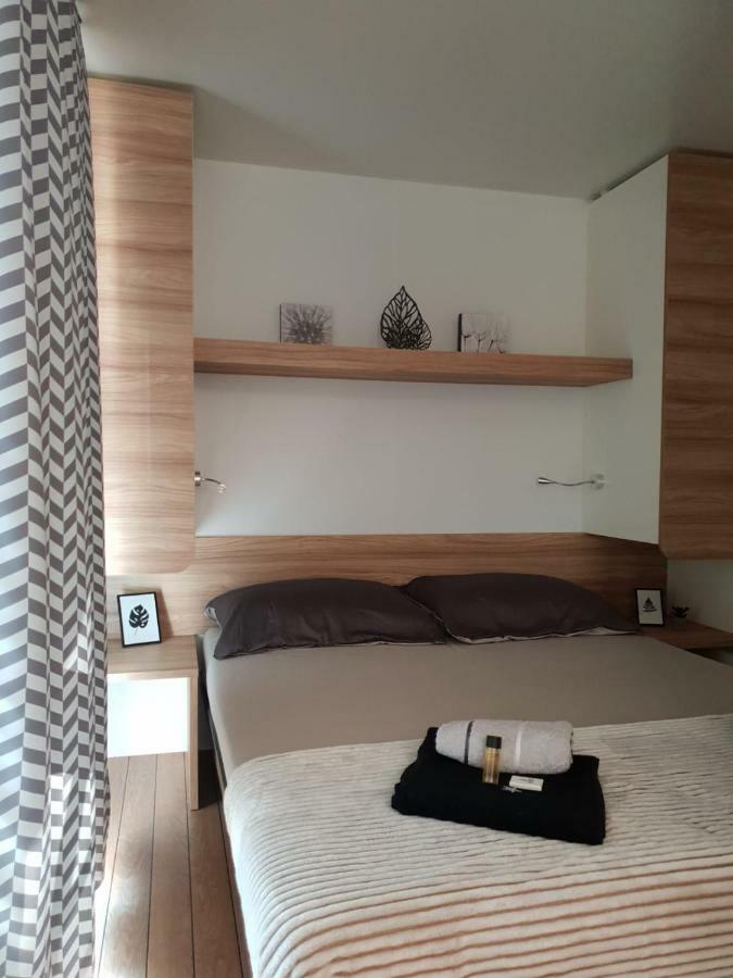 Seahorse Mobile Home, Soline Biograd بيوغْغاد نا موغو المظهر الخارجي الصورة
