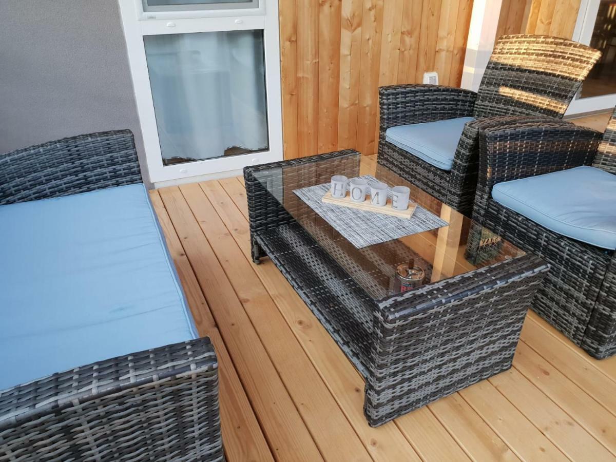 Seahorse Mobile Home, Soline Biograd بيوغْغاد نا موغو المظهر الخارجي الصورة